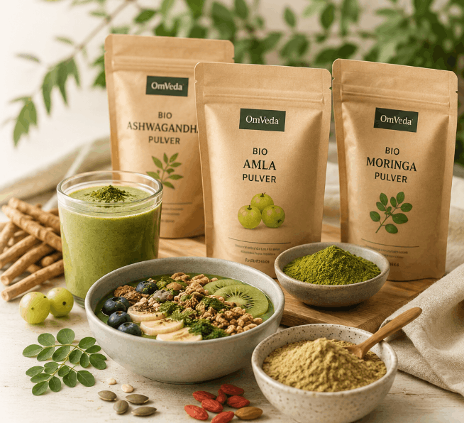 BIO Triphala Pulver von OmVeda mit Amla und Moringa als Bio-Pflanzenpulver